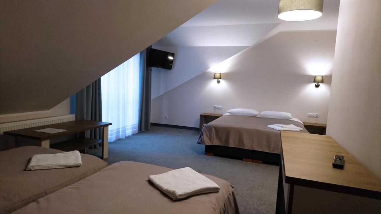 Dom Weselny Wenus Pokoje Hotelowe Przedborz Esterno foto