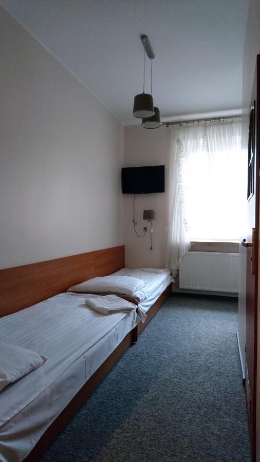 Dom Weselny Wenus Pokoje Hotelowe Przedborz Esterno foto