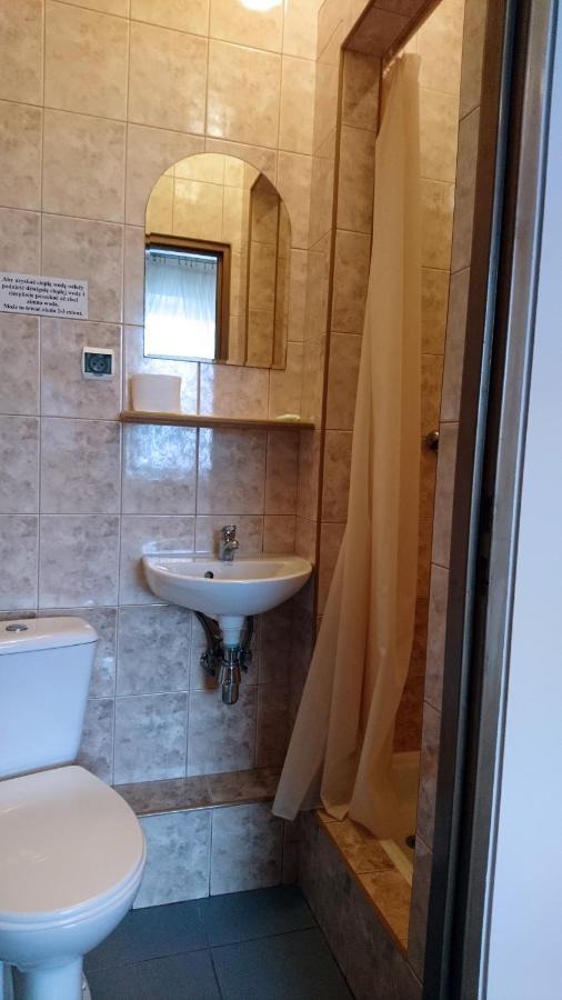 Dom Weselny Wenus Pokoje Hotelowe Przedborz Esterno foto