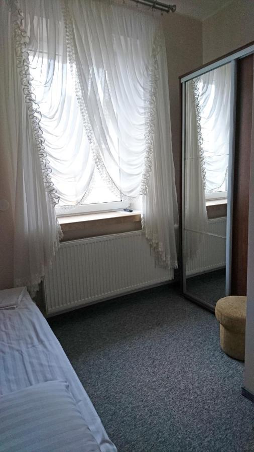 Dom Weselny Wenus Pokoje Hotelowe Przedborz Esterno foto